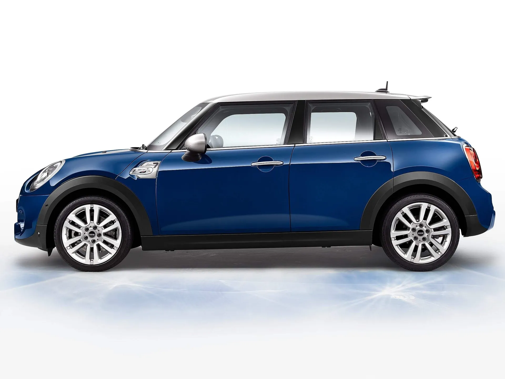 Mini Seven (2016) – boční profil