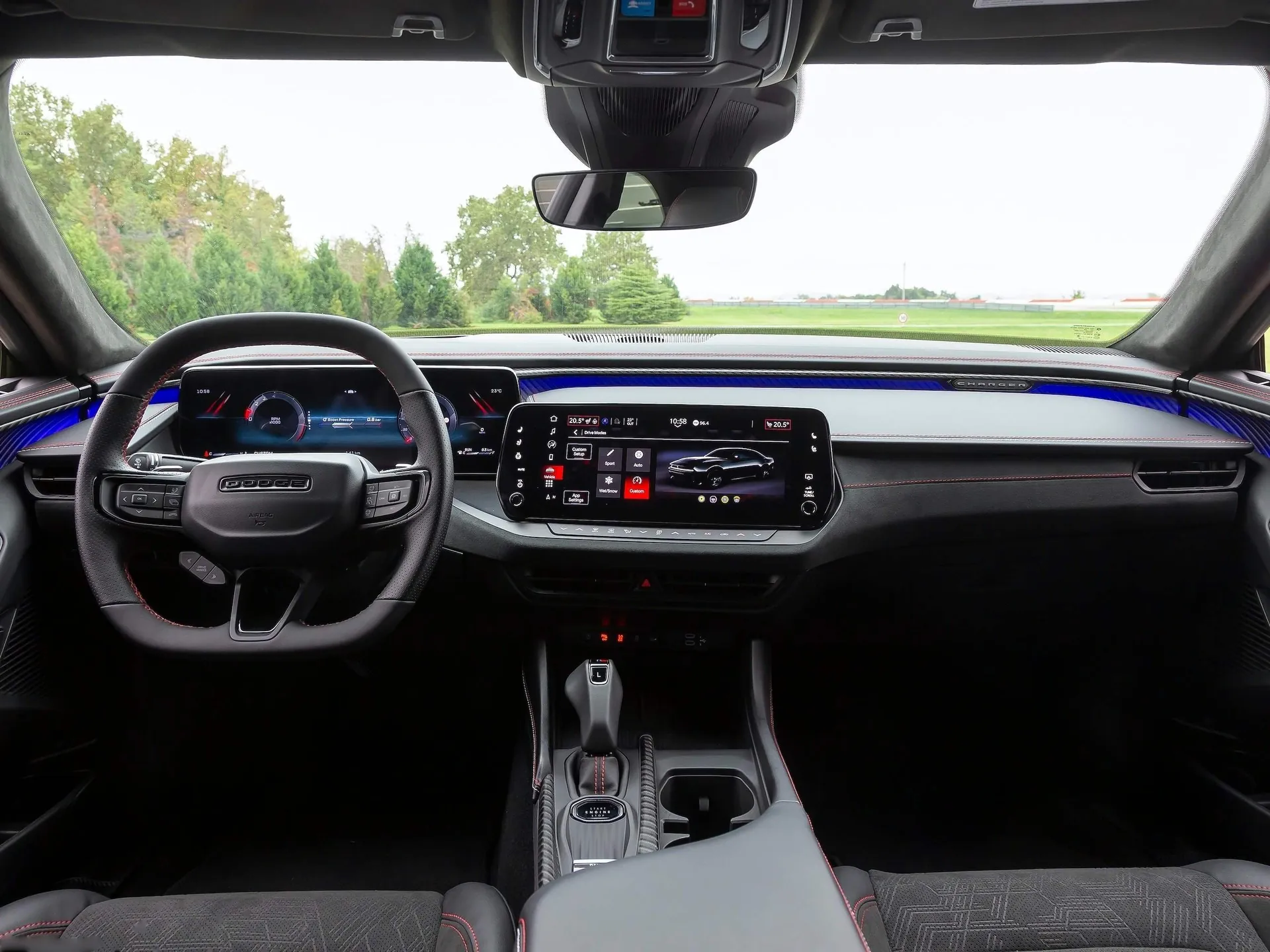 Dodge Charger Sixpack [EU] (2027) – interiér