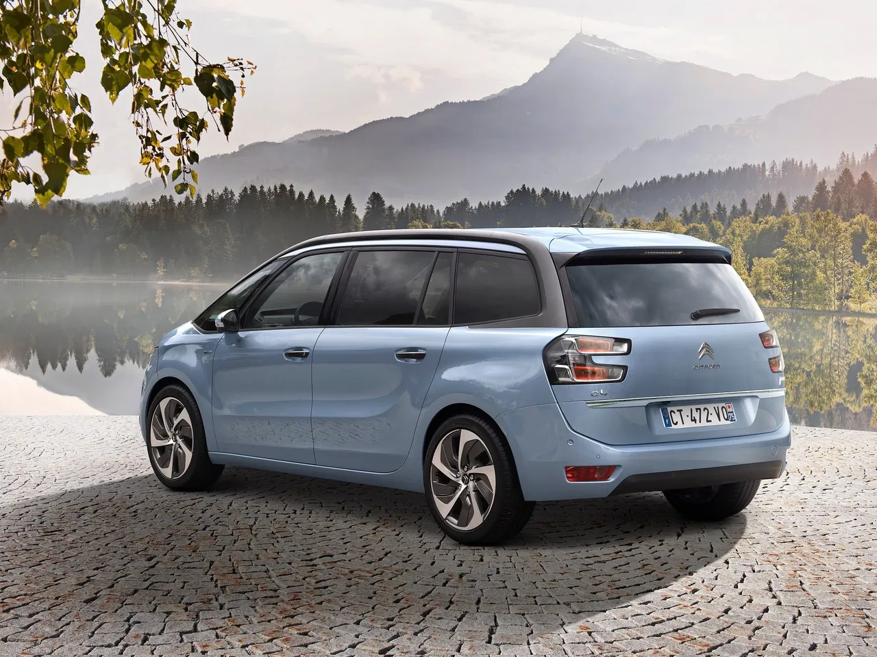 Citroen Grand C4 Picasso (2014) – zadní tříčtvrteční pohled