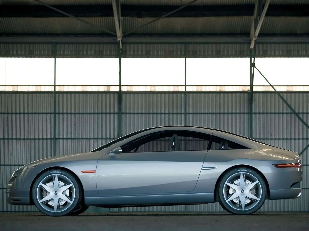 Renault Fluence Concept (2004) – boční profil