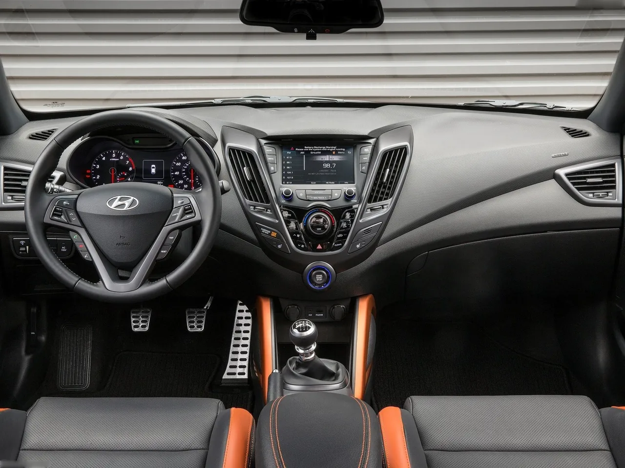 Hyundai Veloster (2016) – interiér