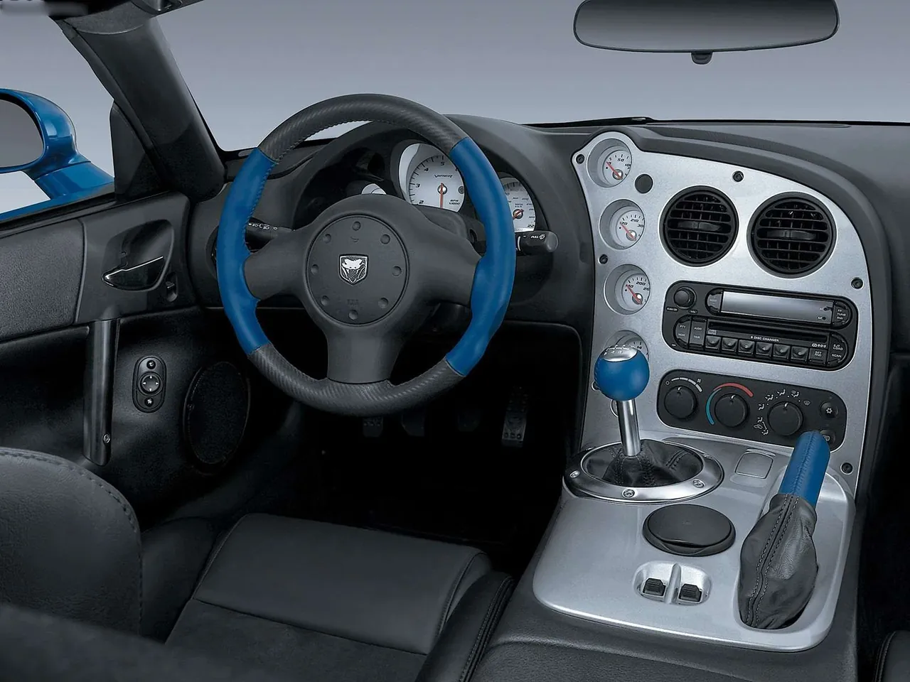 Dodge Viper SRT10 Coupe (2005) – interiér