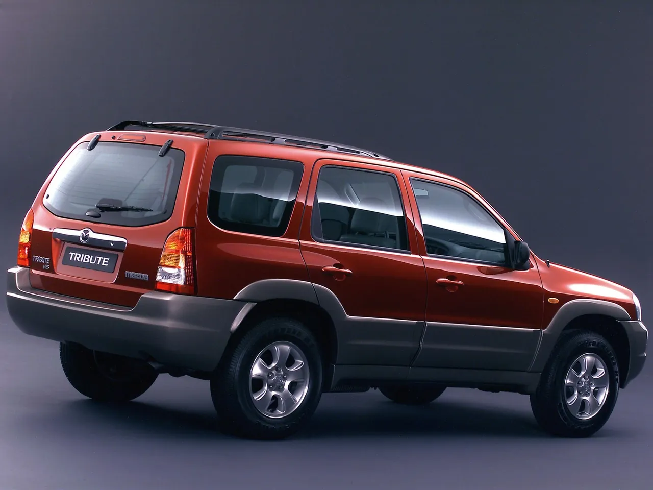 Mazda Tribute (2003) – zadní tříčtvrteční pohled