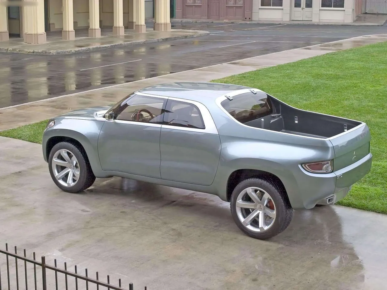 Mitsubishi Sport Truck Concept (2004) - Rear Three-Quarter