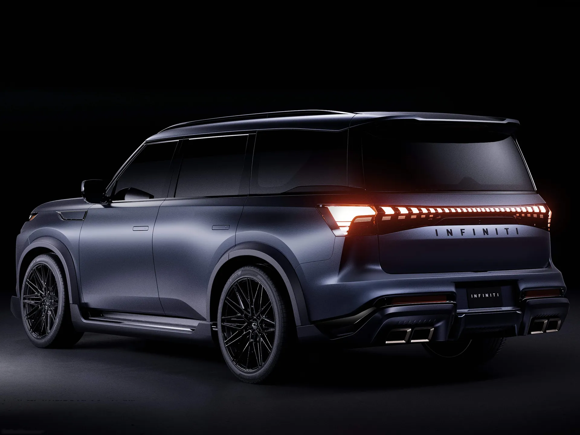 Infiniti QX80 Track Spec Concept (2025) – zadní tříčtvrteční pohled
