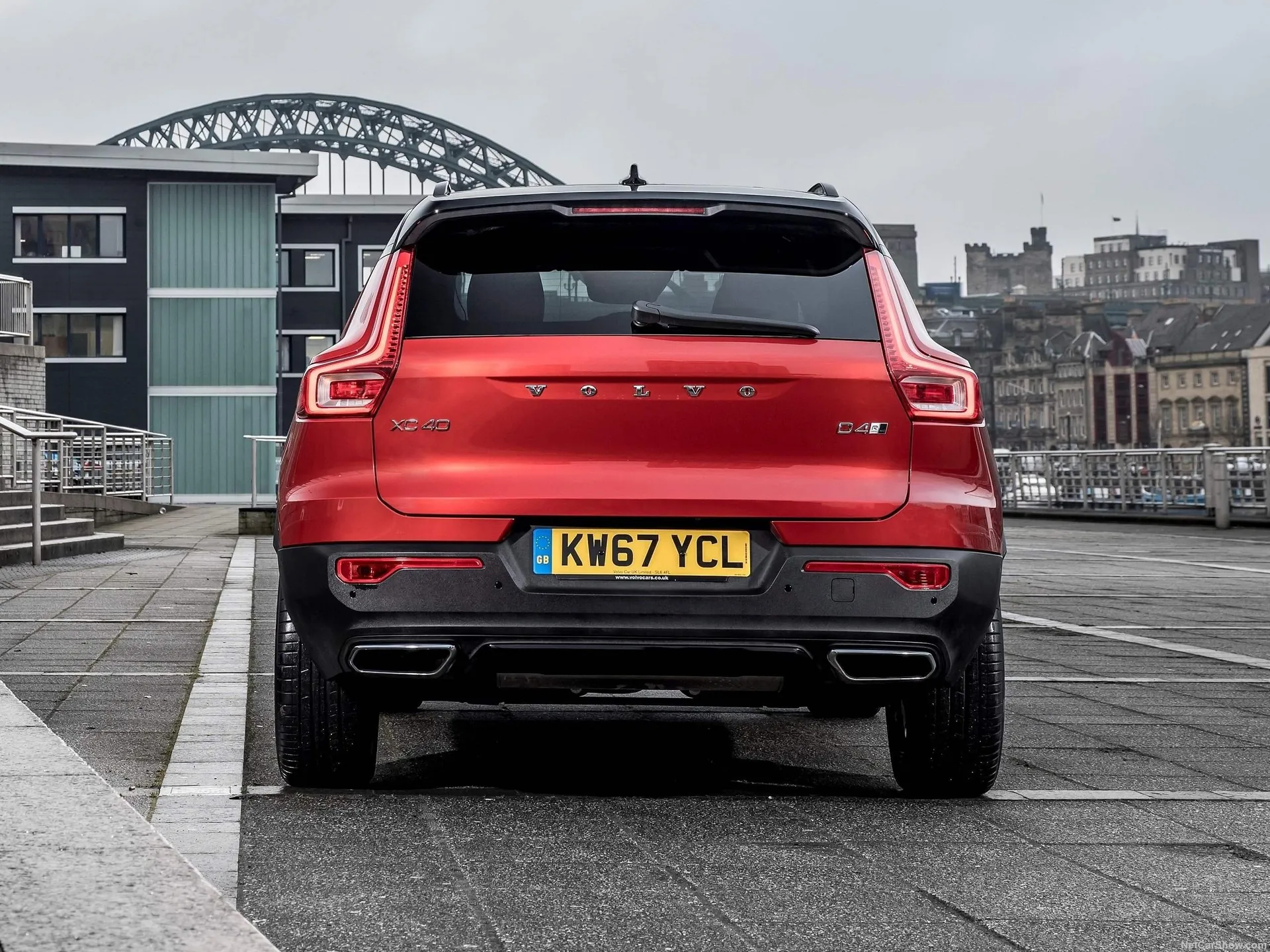 Volvo XC40 [UK] (2018) – zezadu