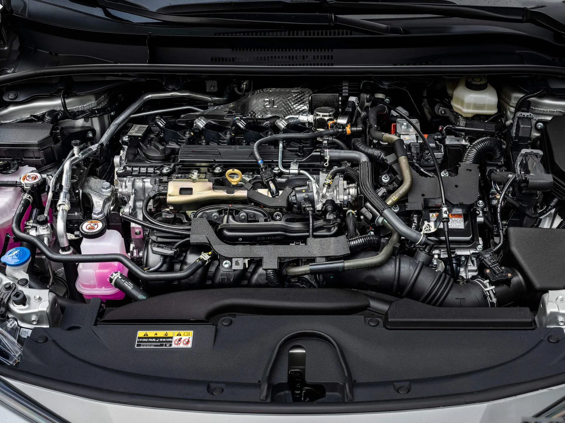 Toyota Corolla Touring Sports (2023) - Engine Bay