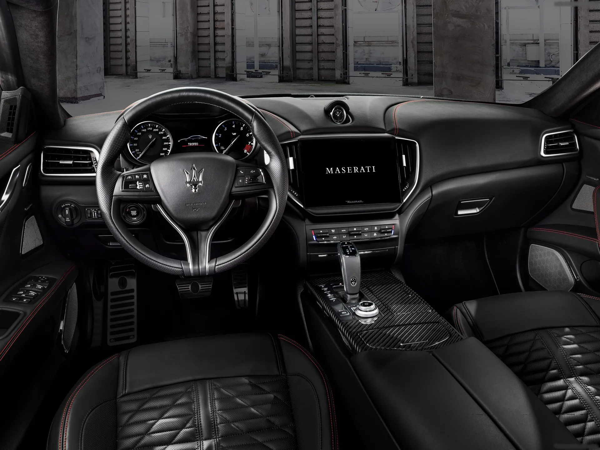 Maserati Ghibli Trofeo (2021) – interiér