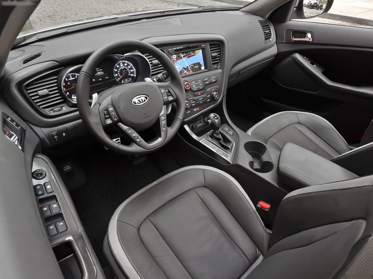 Kia Optima (2011) – interiér