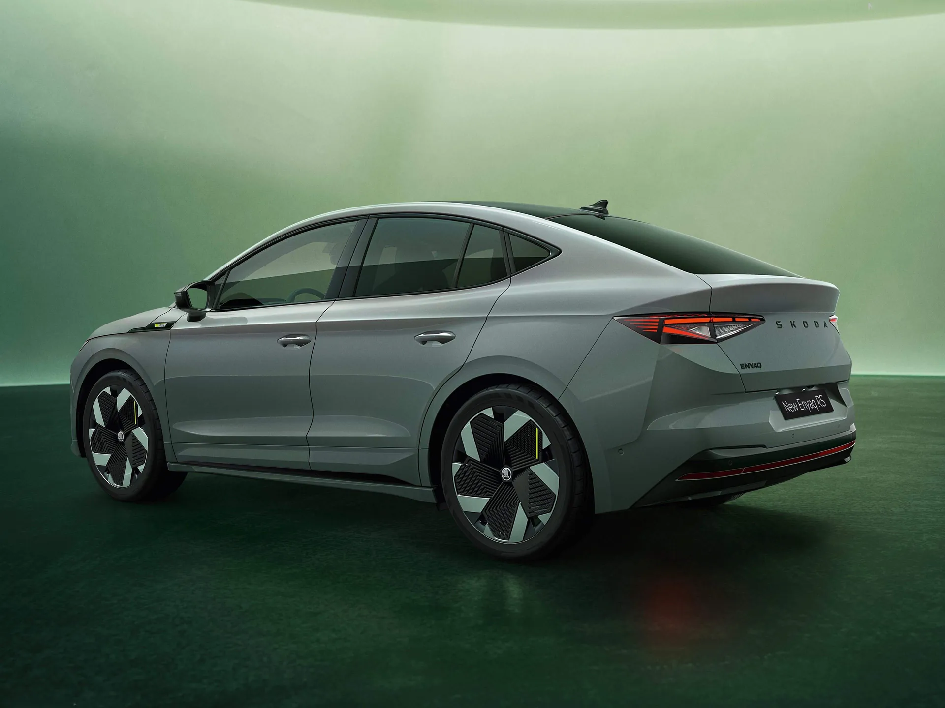 Skoda Enyaq Coupe RS (2026) – zadní tříčtvrteční pohled