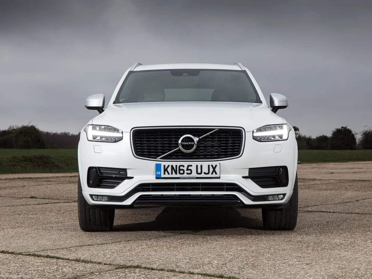 Volvo XC90 R-Design (2015) – zepředu