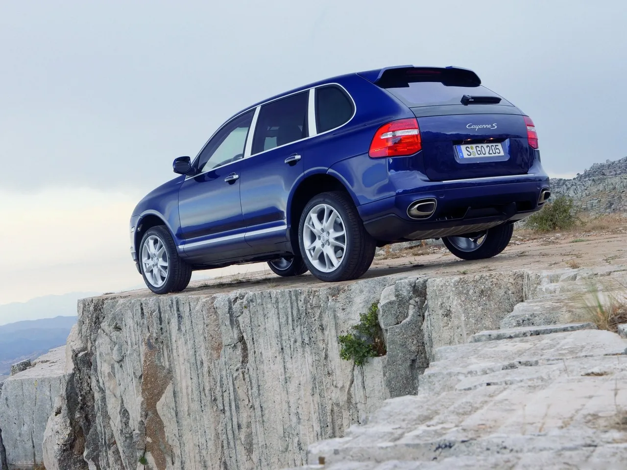 Porsche Cayenne (2008) - Rear Three-Quarter