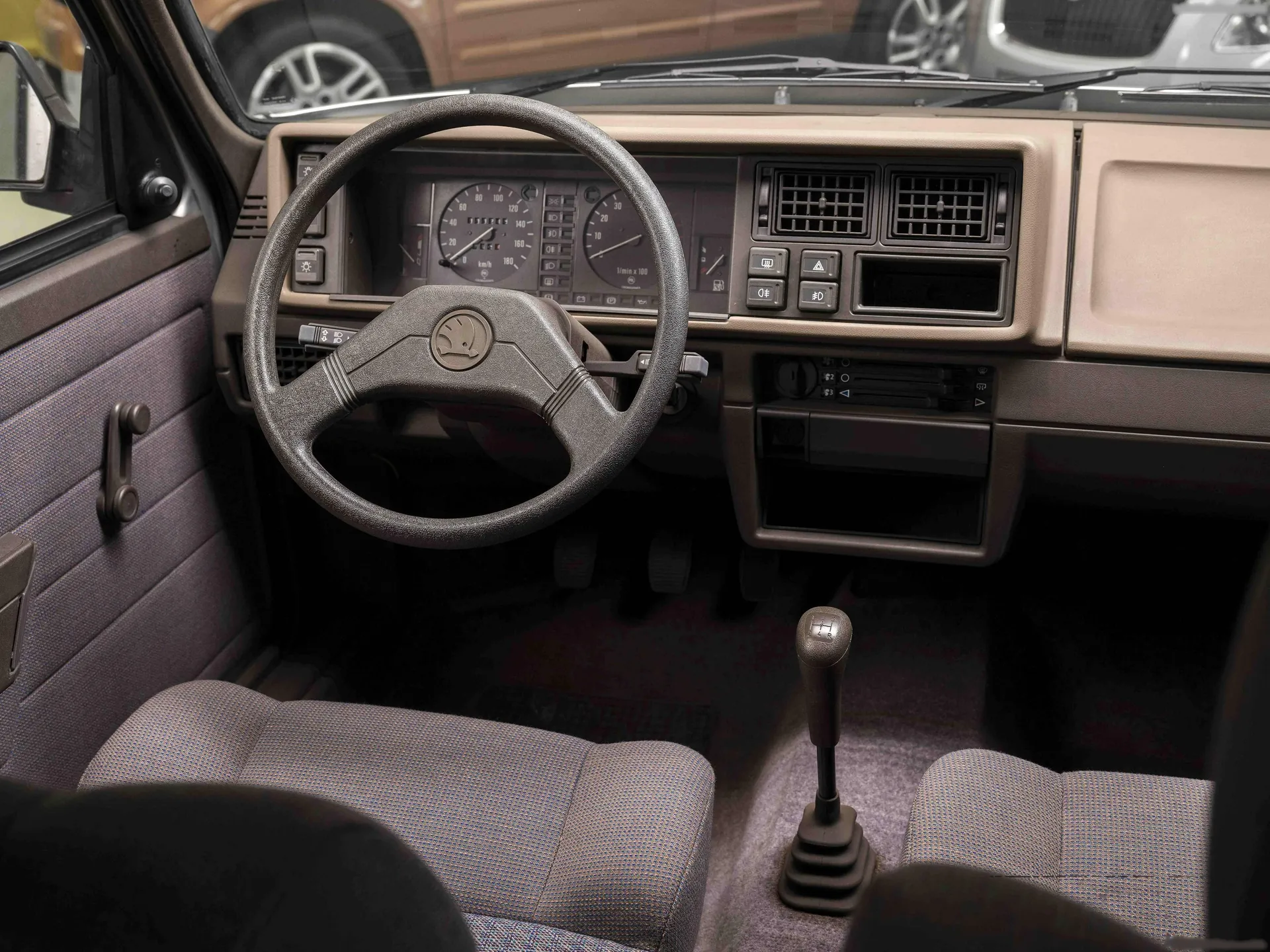 Skoda 784 COM Concept (1992) – interiér