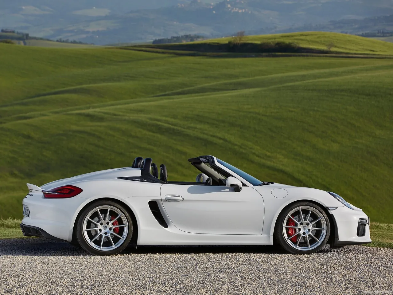 Porsche Boxster Spyder (2016) - Side Profile