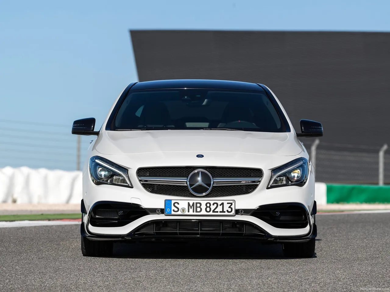 Mercedes-Benz CLA45 AMG (2017) – zepředu