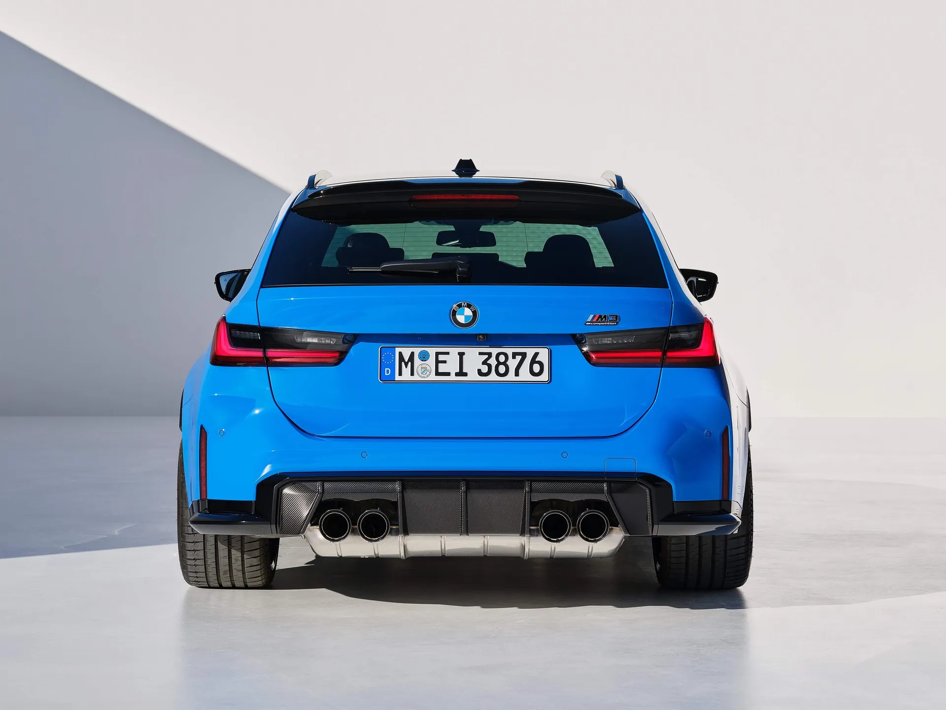 BMW M3 Touring (2025) – zezadu