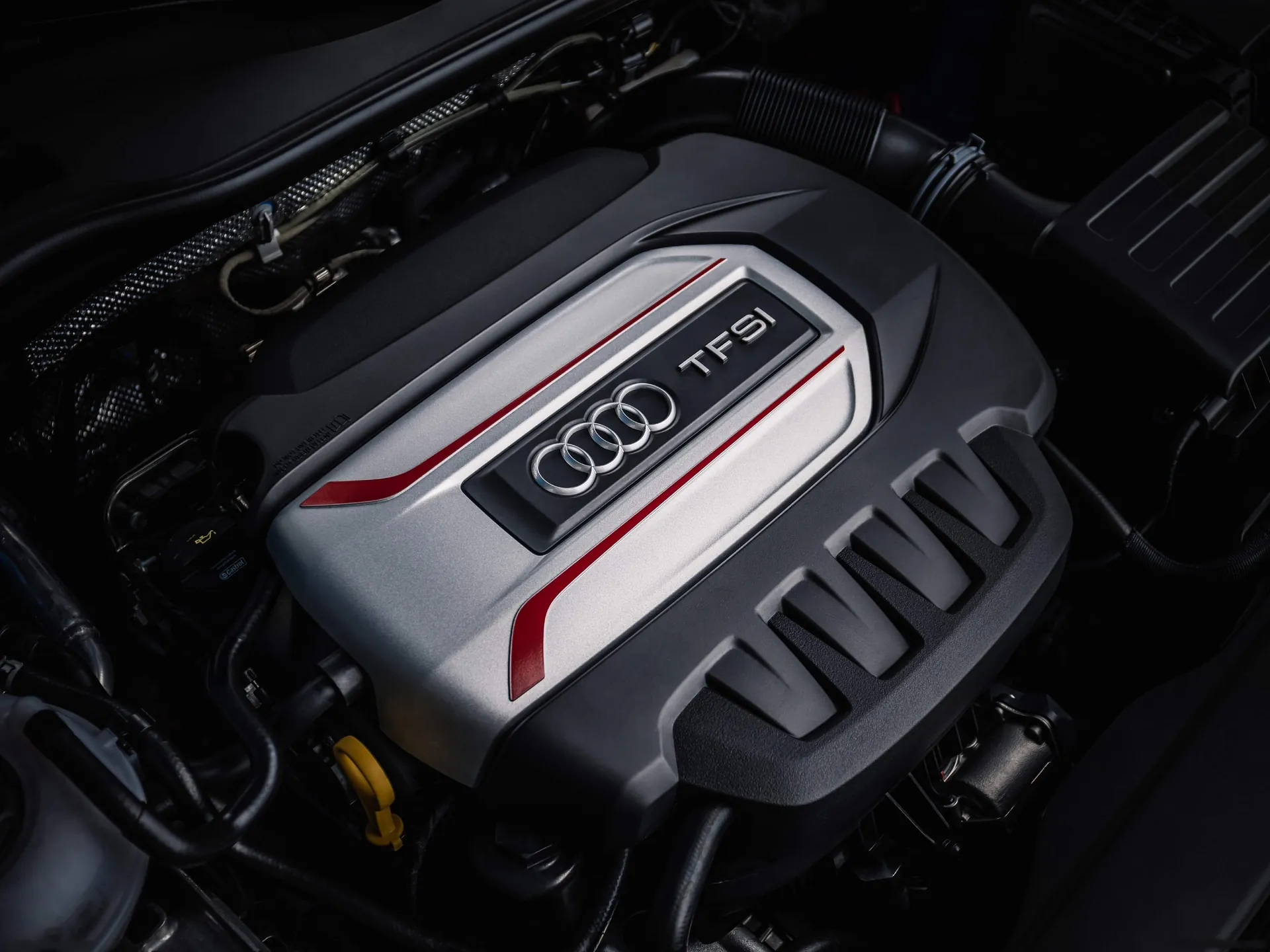 Audi TTS Coupe (2019) – motorový prostor