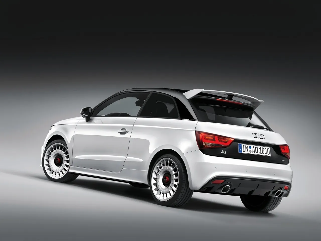 Audi A1 quattro (2013) – zadní tříčtvrteční pohled