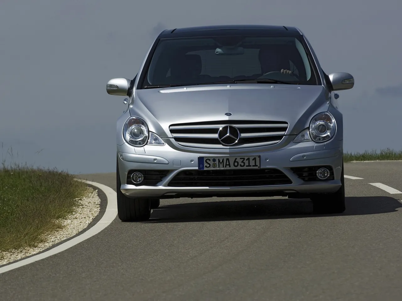 Mercedes-Benz R 63 AMG (2007) - Front