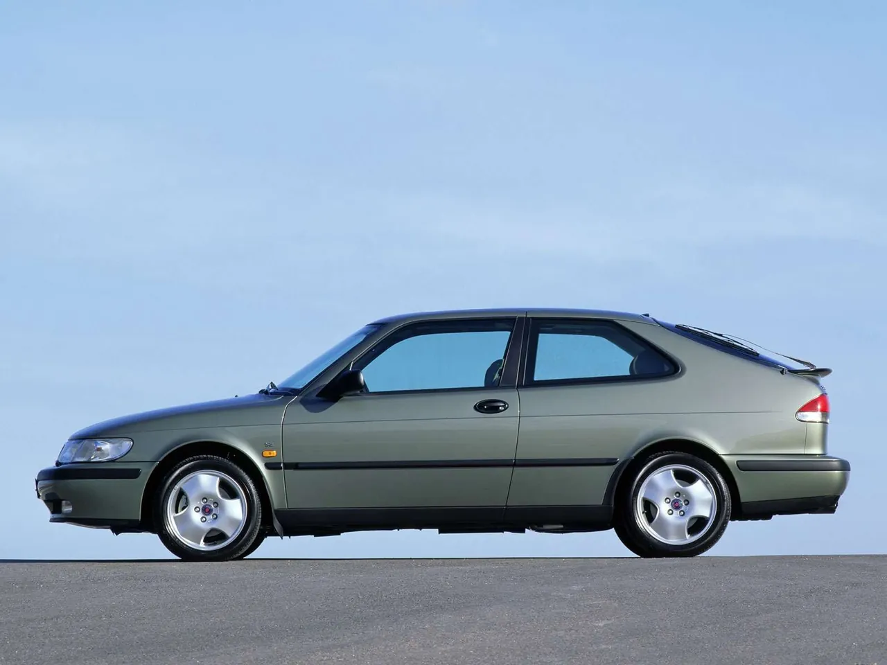 Saab 9-3 Coupe (1998) – boční profil