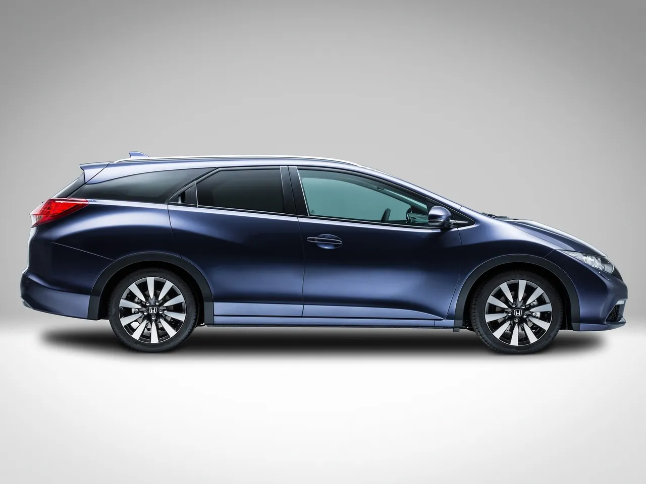 Honda Civic Tourer (2014) – boční profil