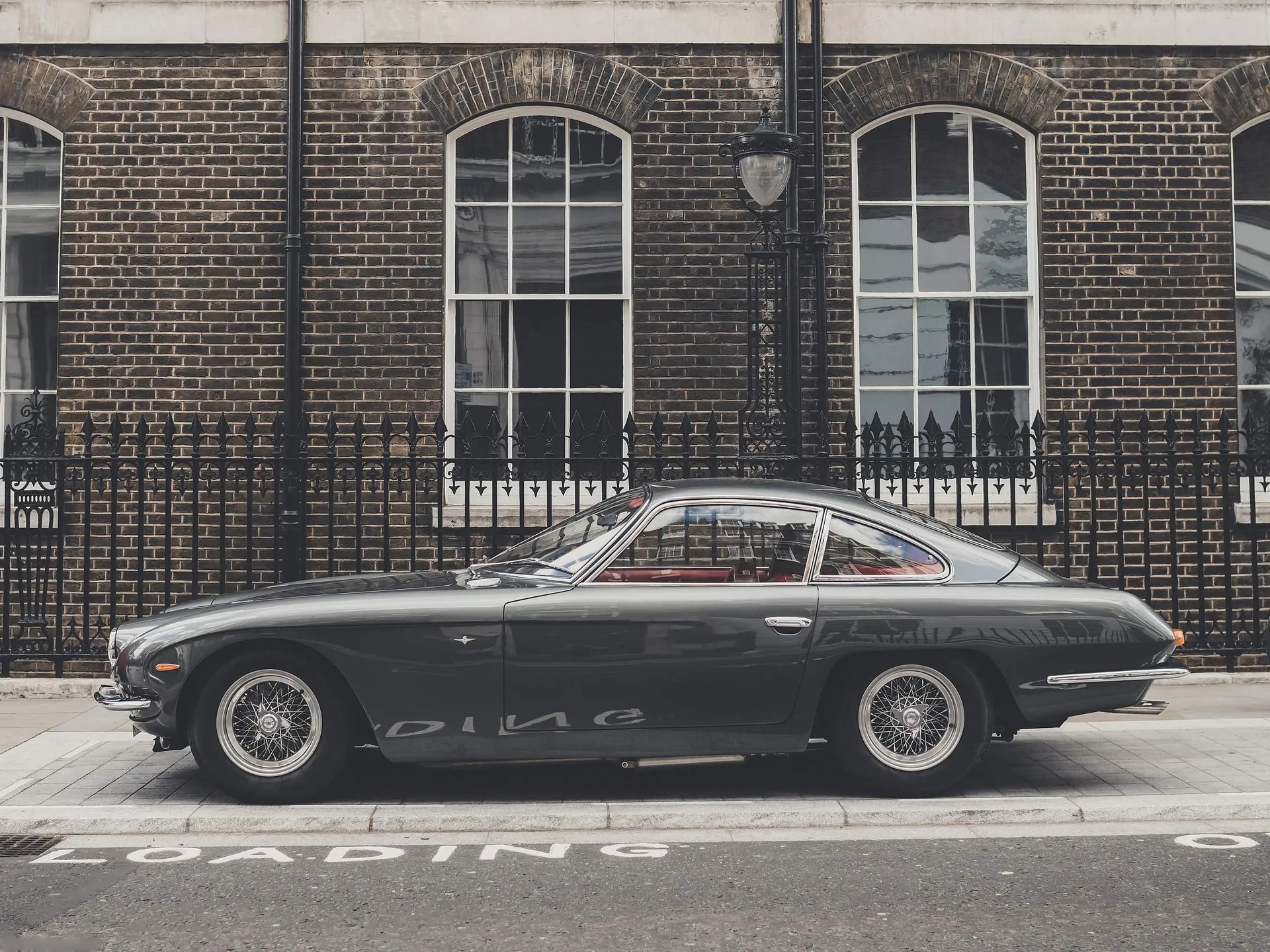 Lamborghini 400 GT (1966) – boční profil
