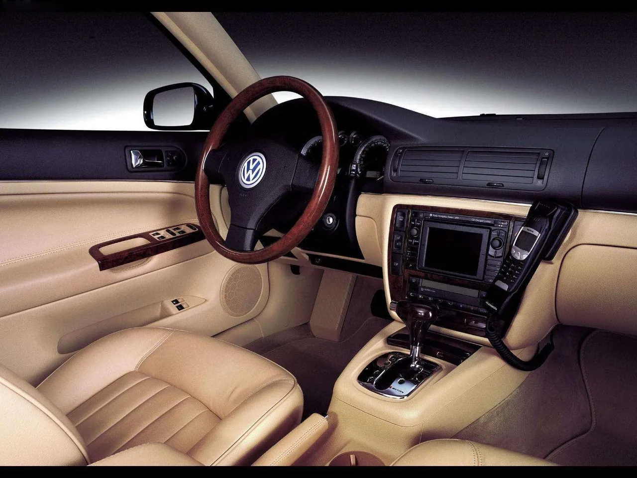 Volkswagen Passat W8 (2001) - Interior