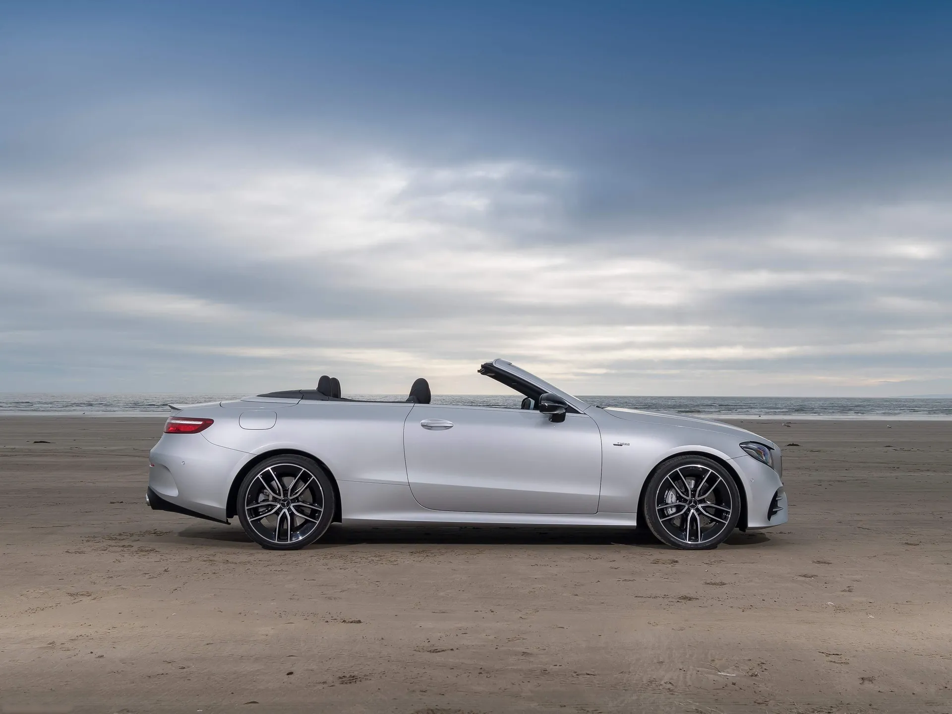 Mercedes-Benz E53 AMG Cabriolet (2019) – boční profil
