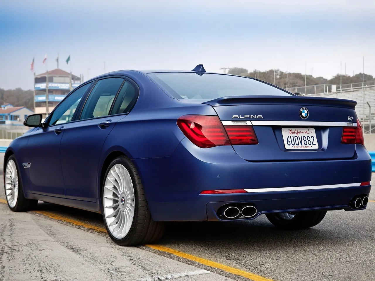 Alpina BMW B7 (2013) – zadní tříčtvrteční pohled