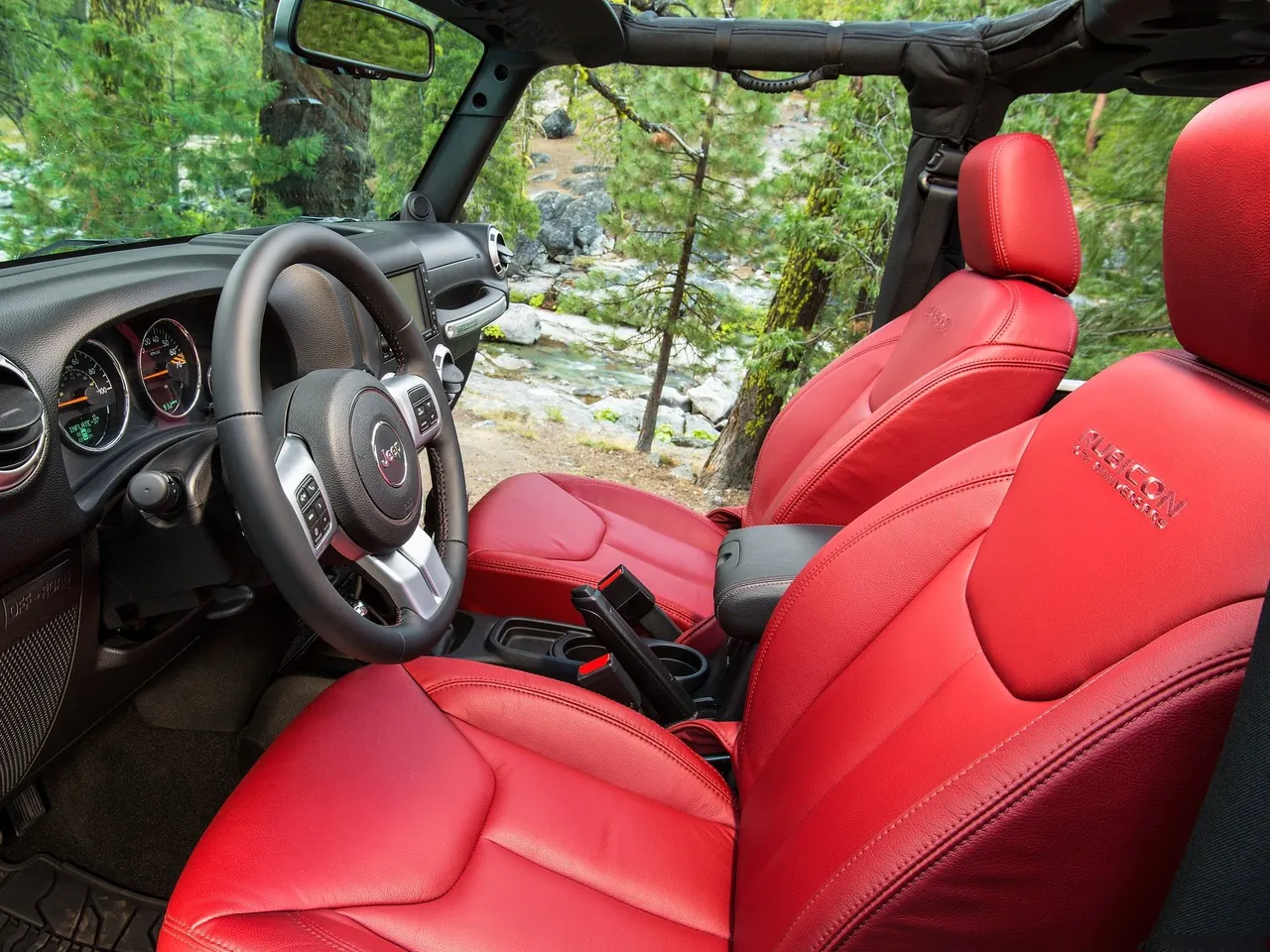 Jeep Wrangler Rubicon 10th Anniversary (2013) – interiér