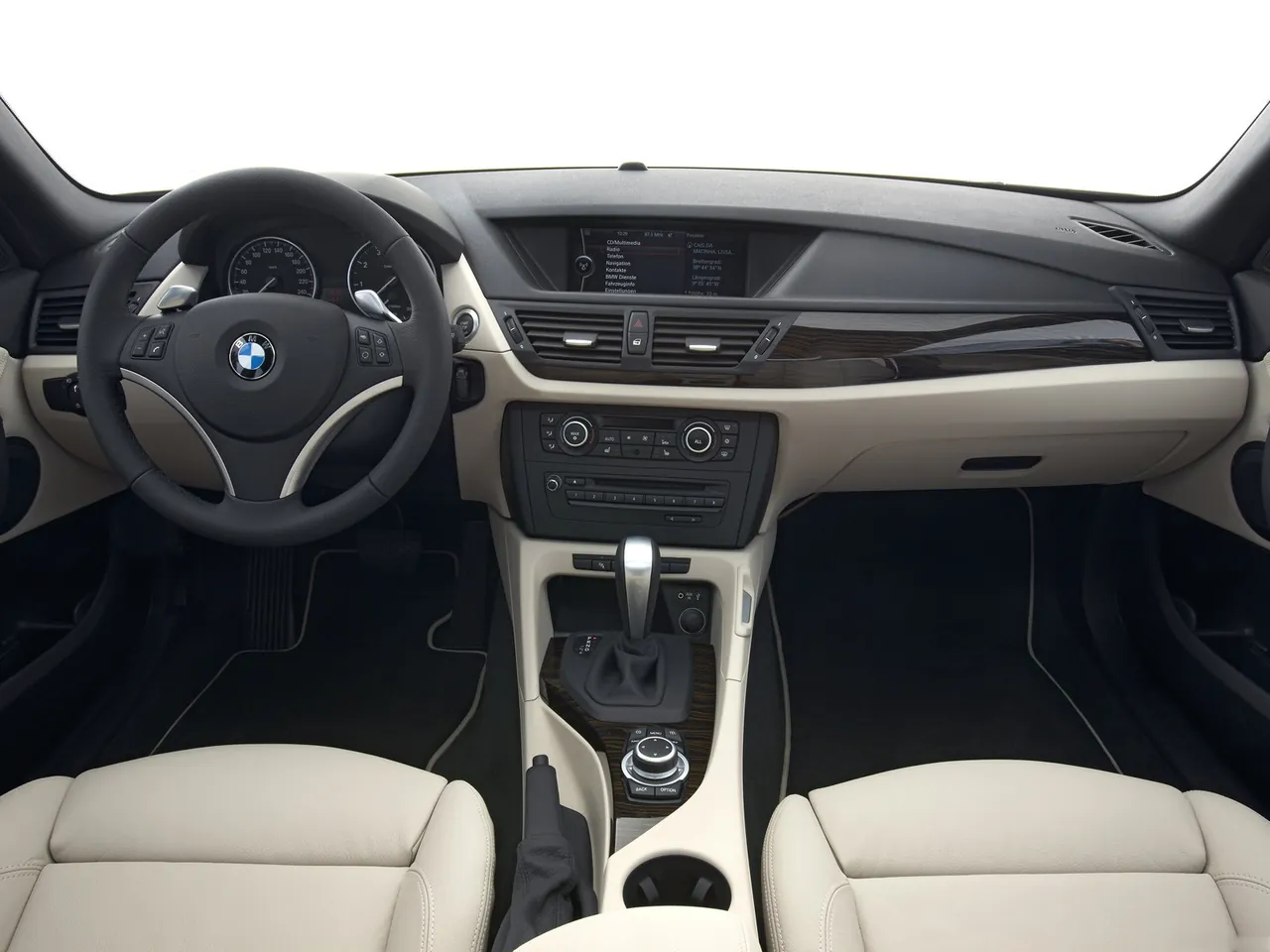BMW X1 (2010) – interiér
