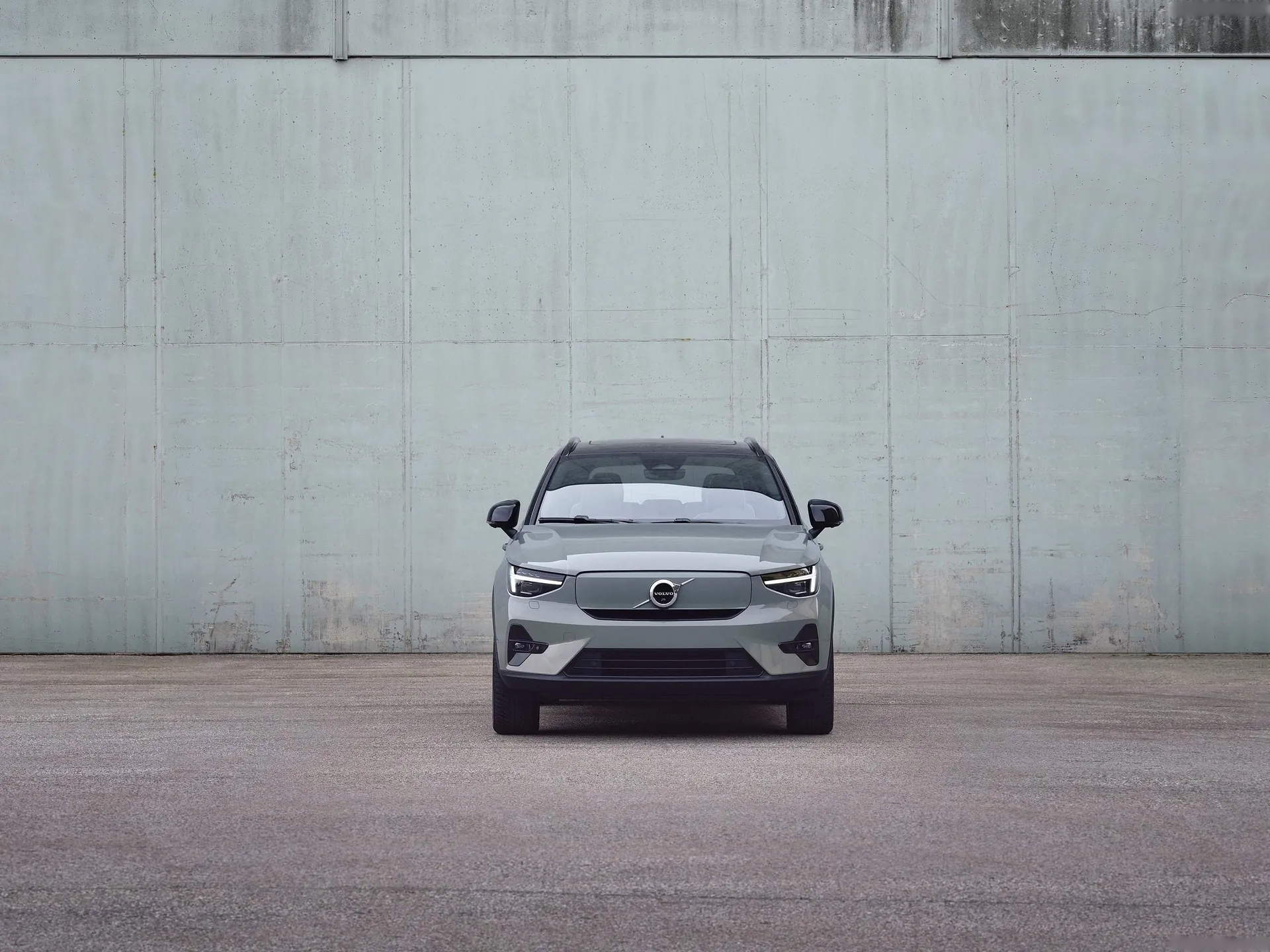 Volvo XC40 Recharge (2023) – zepředu