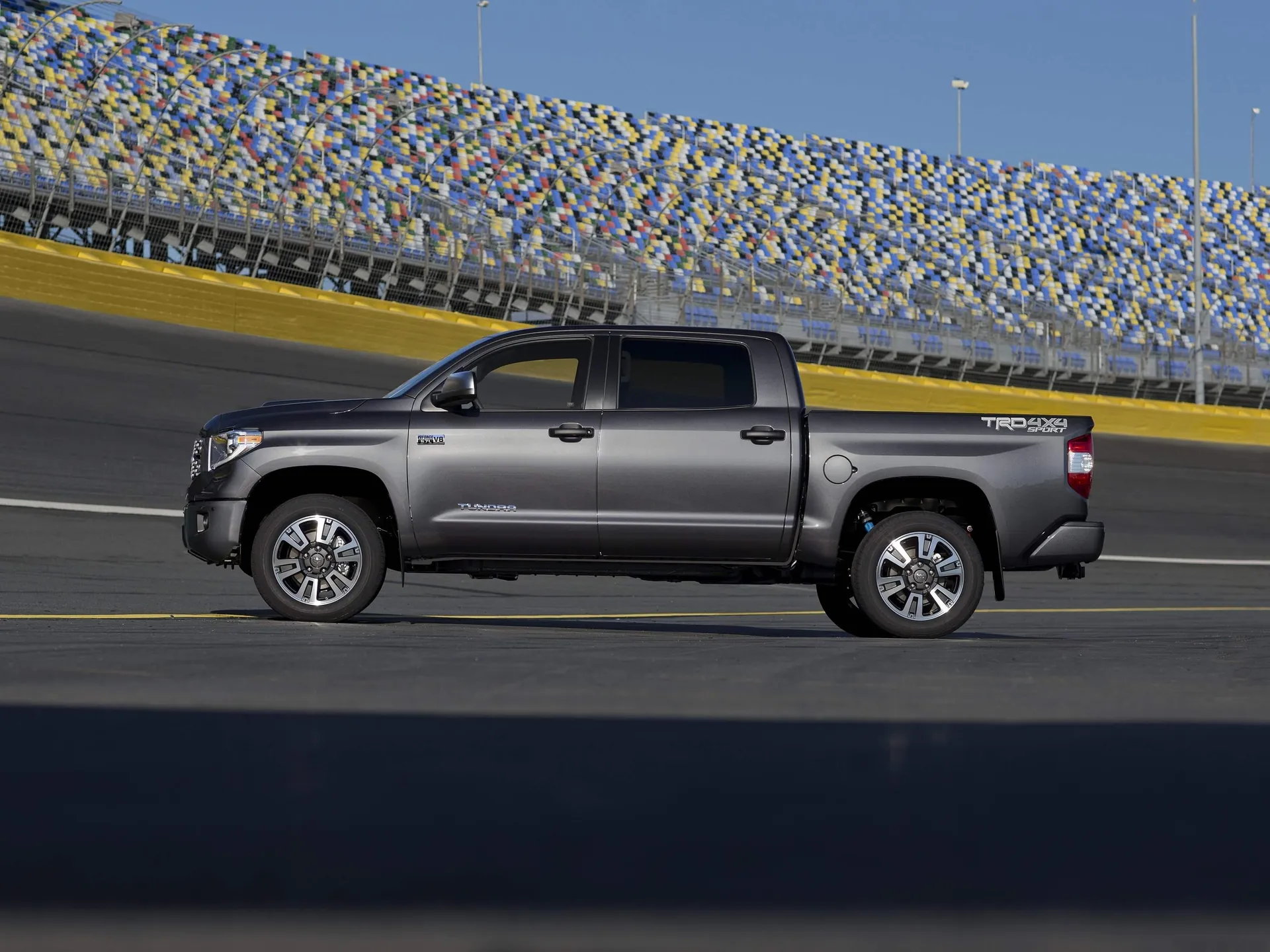Toyota Tundra TRD Sport (2018) - Side Profile