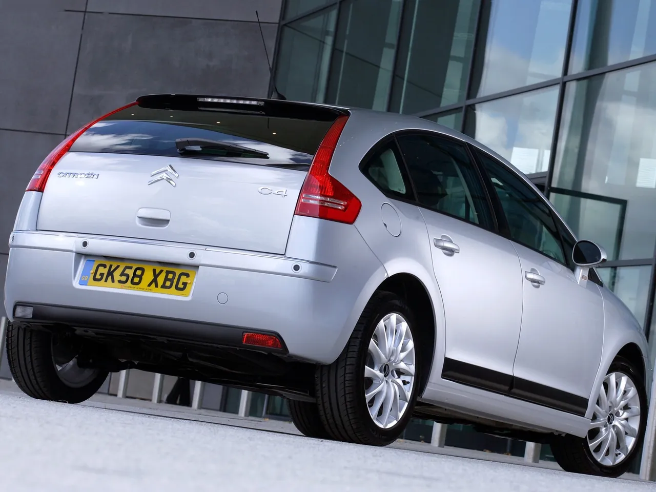 Citroen C4 (2009) – zadní tříčtvrteční pohled