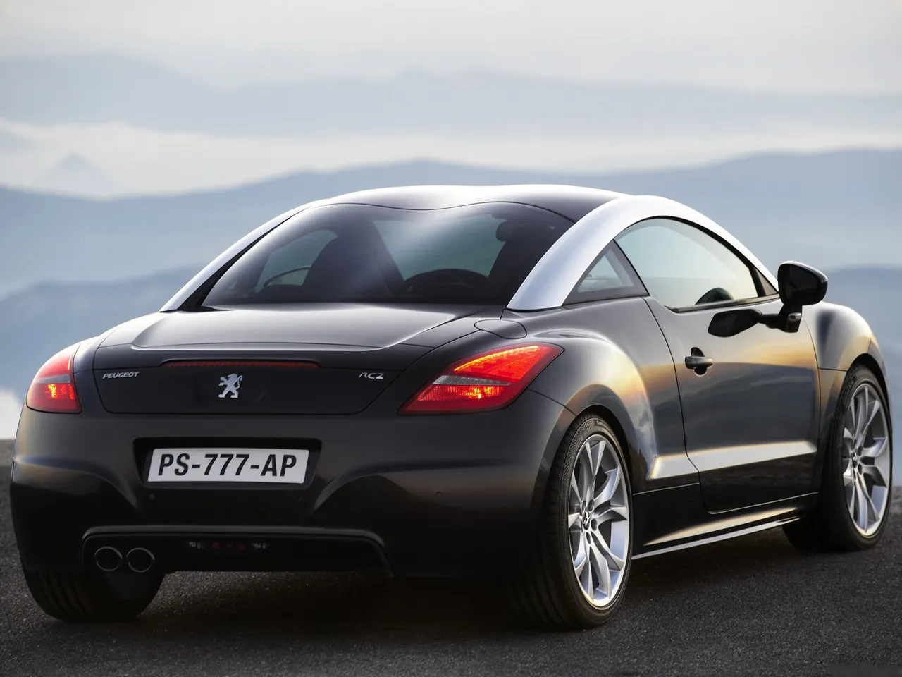 Peugeot RCZ (2011) – zadní tříčtvrteční pohled