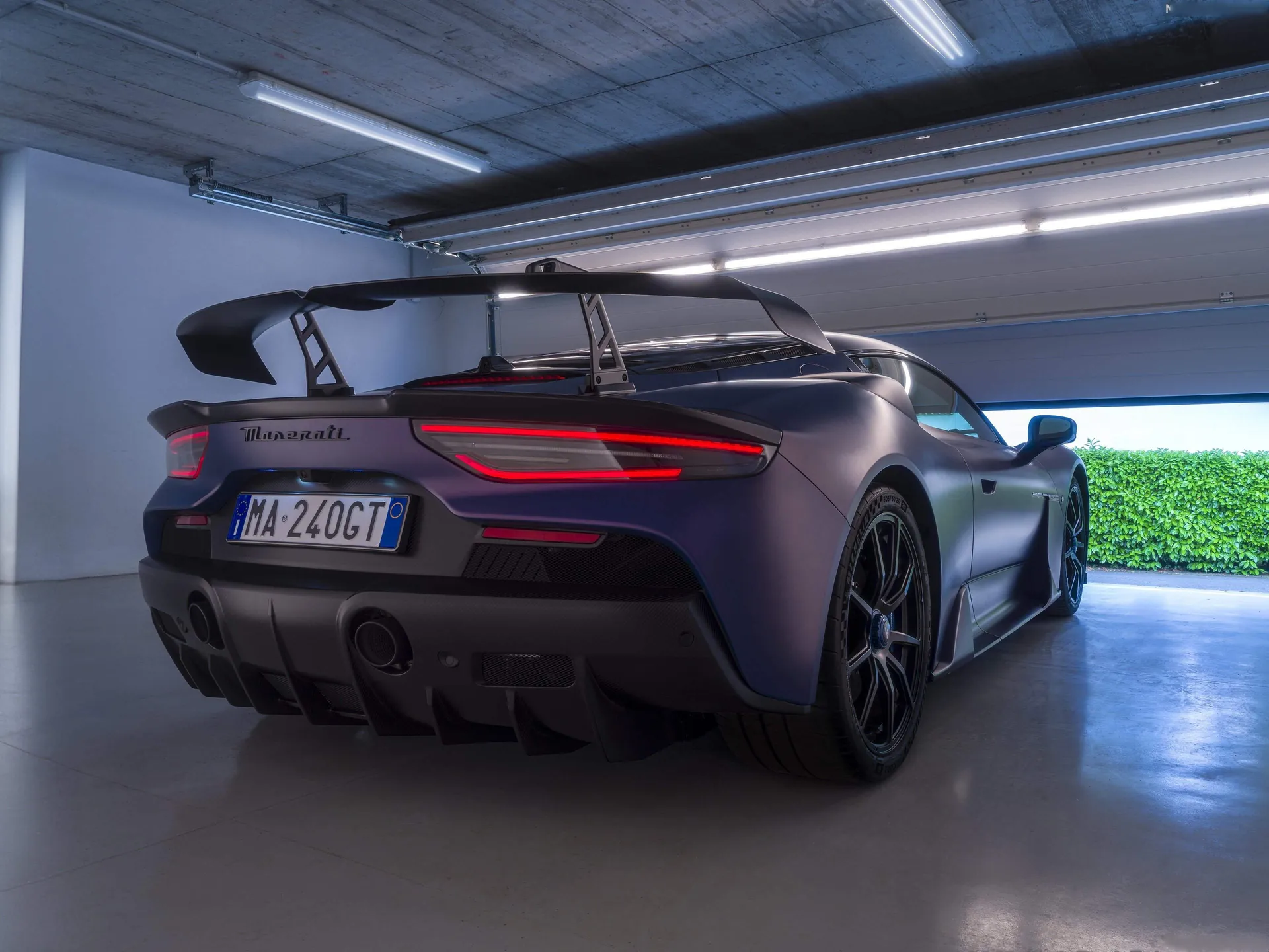 Maserati GT2 Stradale (2025) – zadní tříčtvrteční pohled