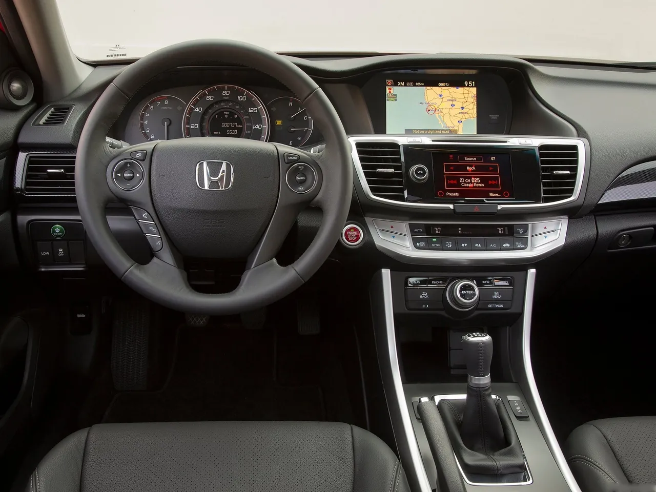 Honda Accord Coupe (2013) – interiér