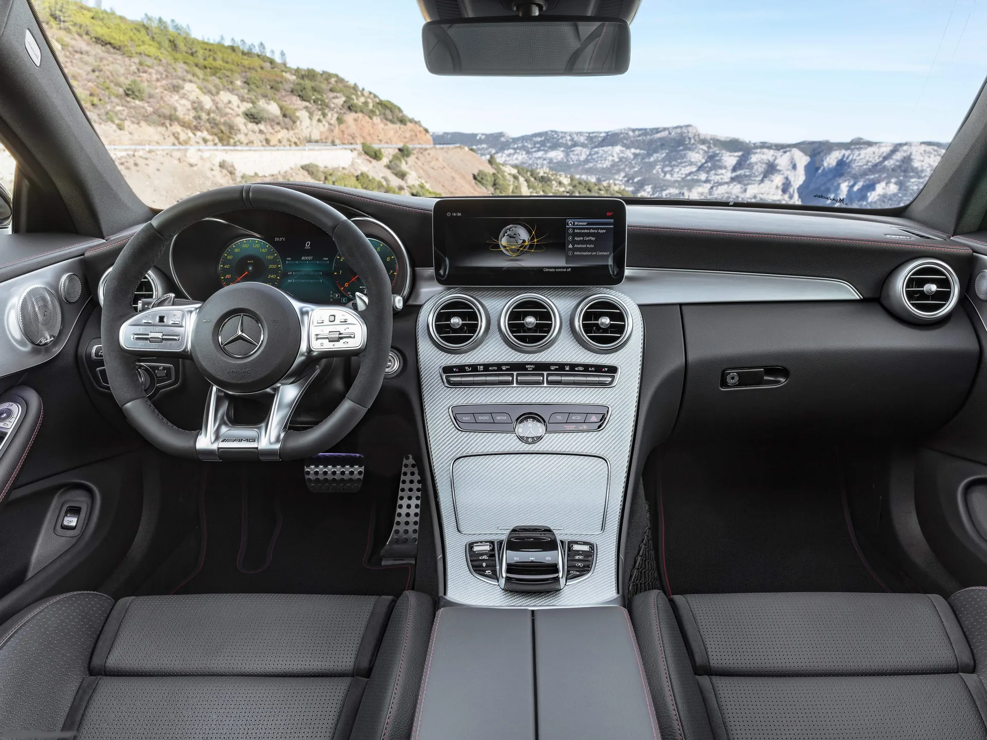 Mercedes-Benz C43 AMG Coupe (2019) – interiér