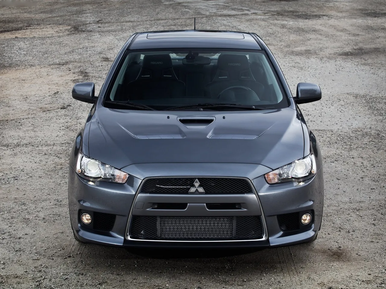 Mitsubishi Lancer Evolution MR (2011) – zepředu