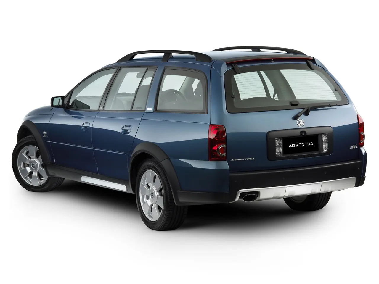 Holden VZ Adventra (2005) – zadní tříčtvrteční pohled
