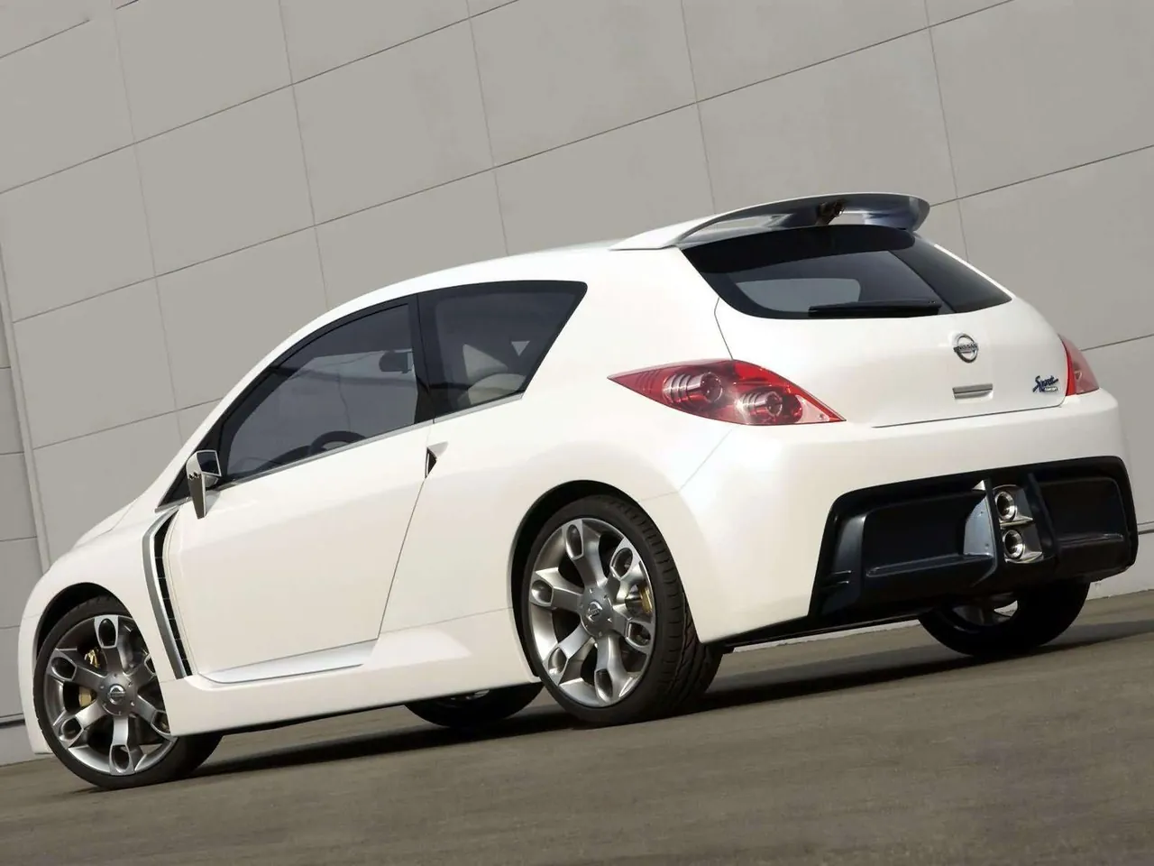 Nissan Sport Concept (2005) – zadní tříčtvrteční pohled