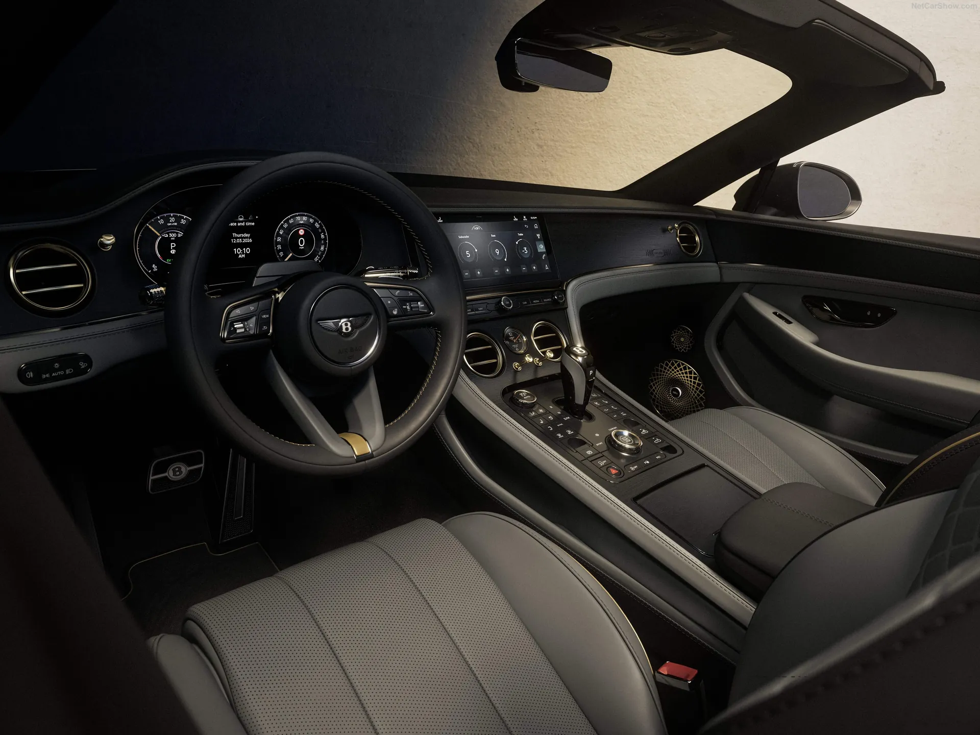 Bentley Continental GTC Virtuoso (2026) – interiér