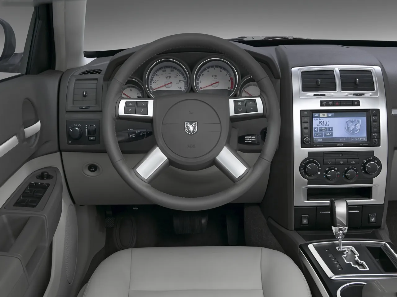 Dodge Magnum RT (2008) – interiér