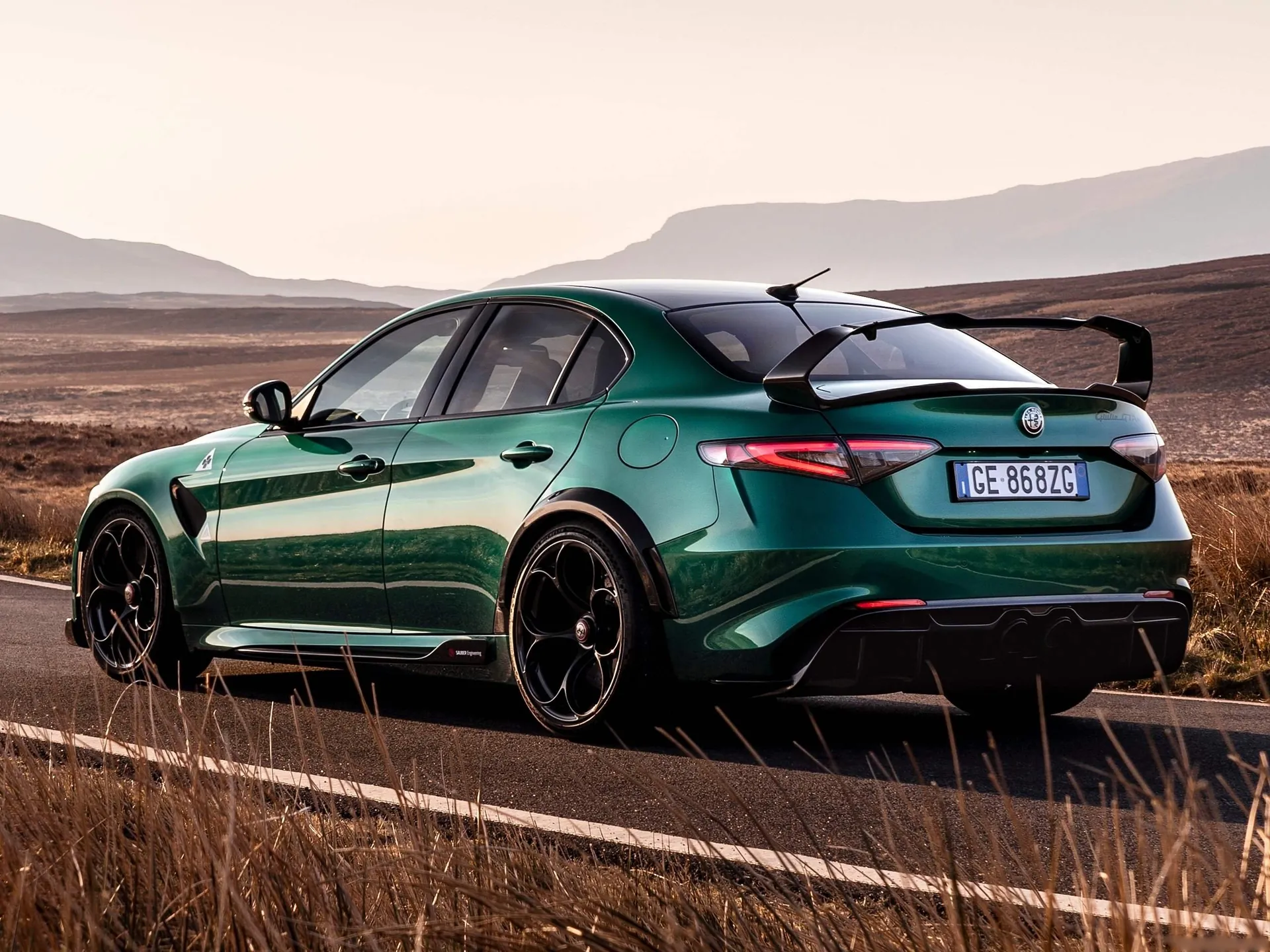Alfa Romeo Giulia GTA (2021) – zadní tříčtvrteční pohled