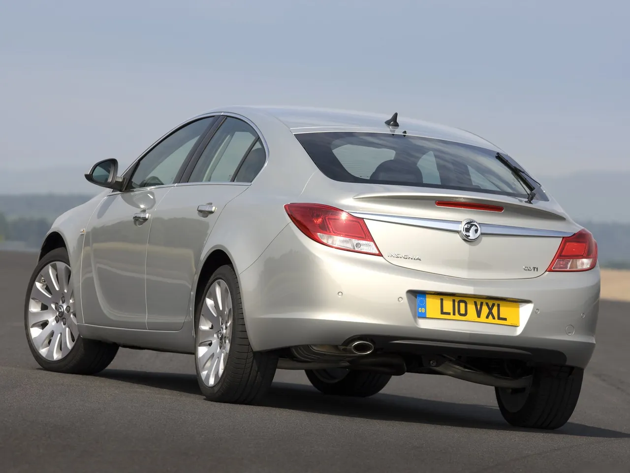 Vauxhall Insignia (2009) – zadní tříčtvrteční pohled