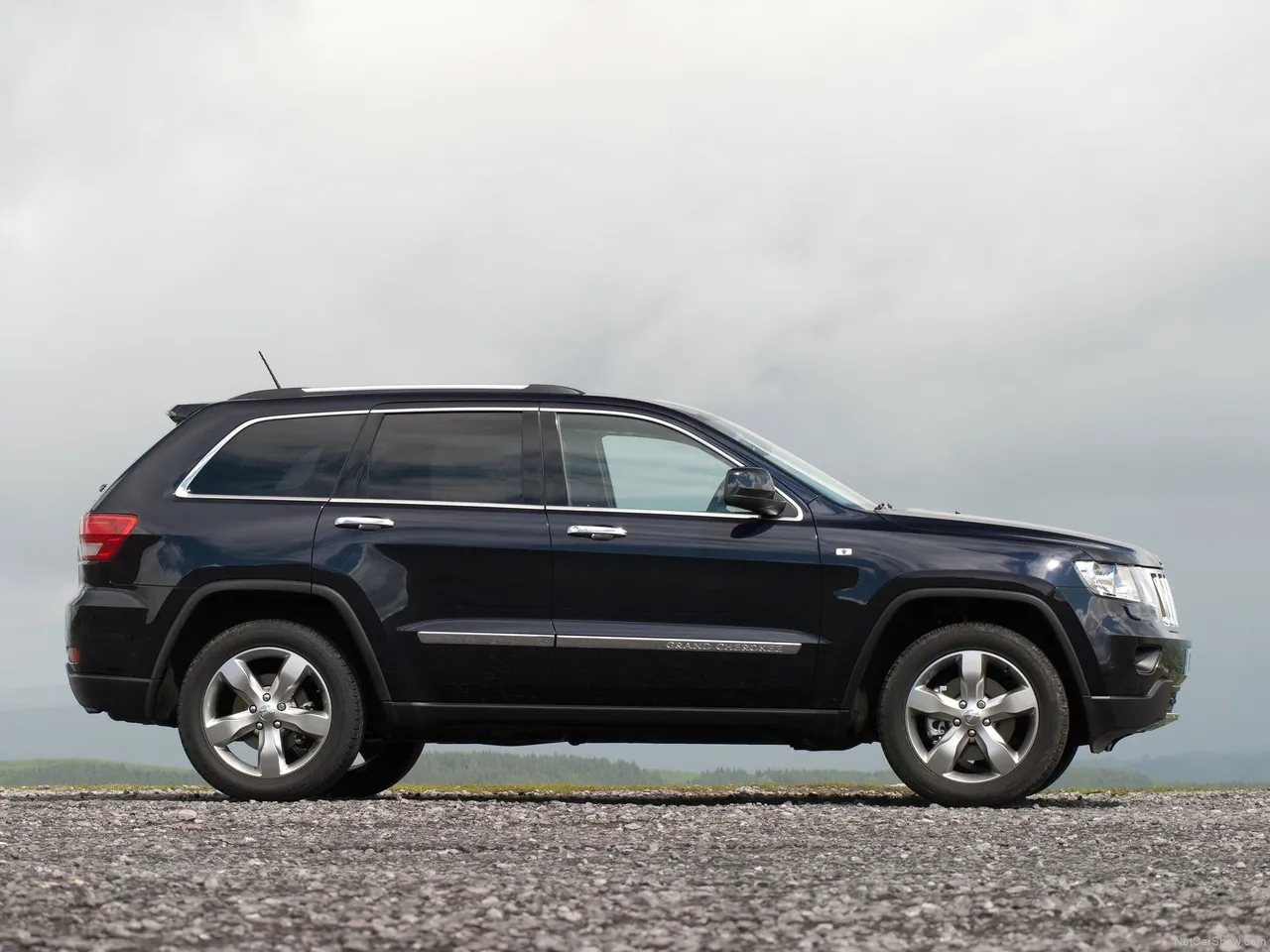 Jeep Grand Cherokee [UK] (2011) – boční profil