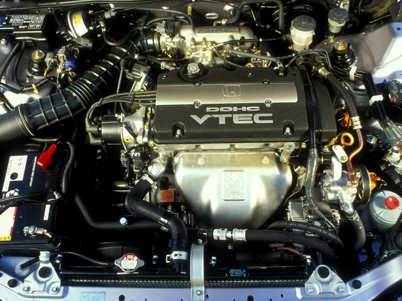 Honda Prelude (1997) – motorový prostor
