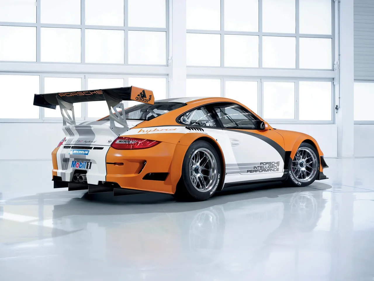 Porsche 911 GT3 R Hybrid (2011) - Rear Three-Quarter