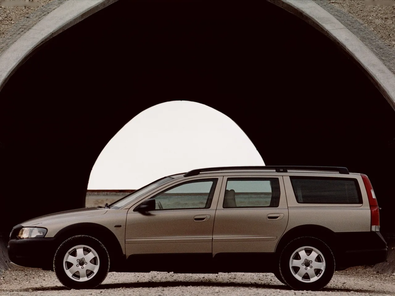 Volvo XC70 (2004) – boční profil