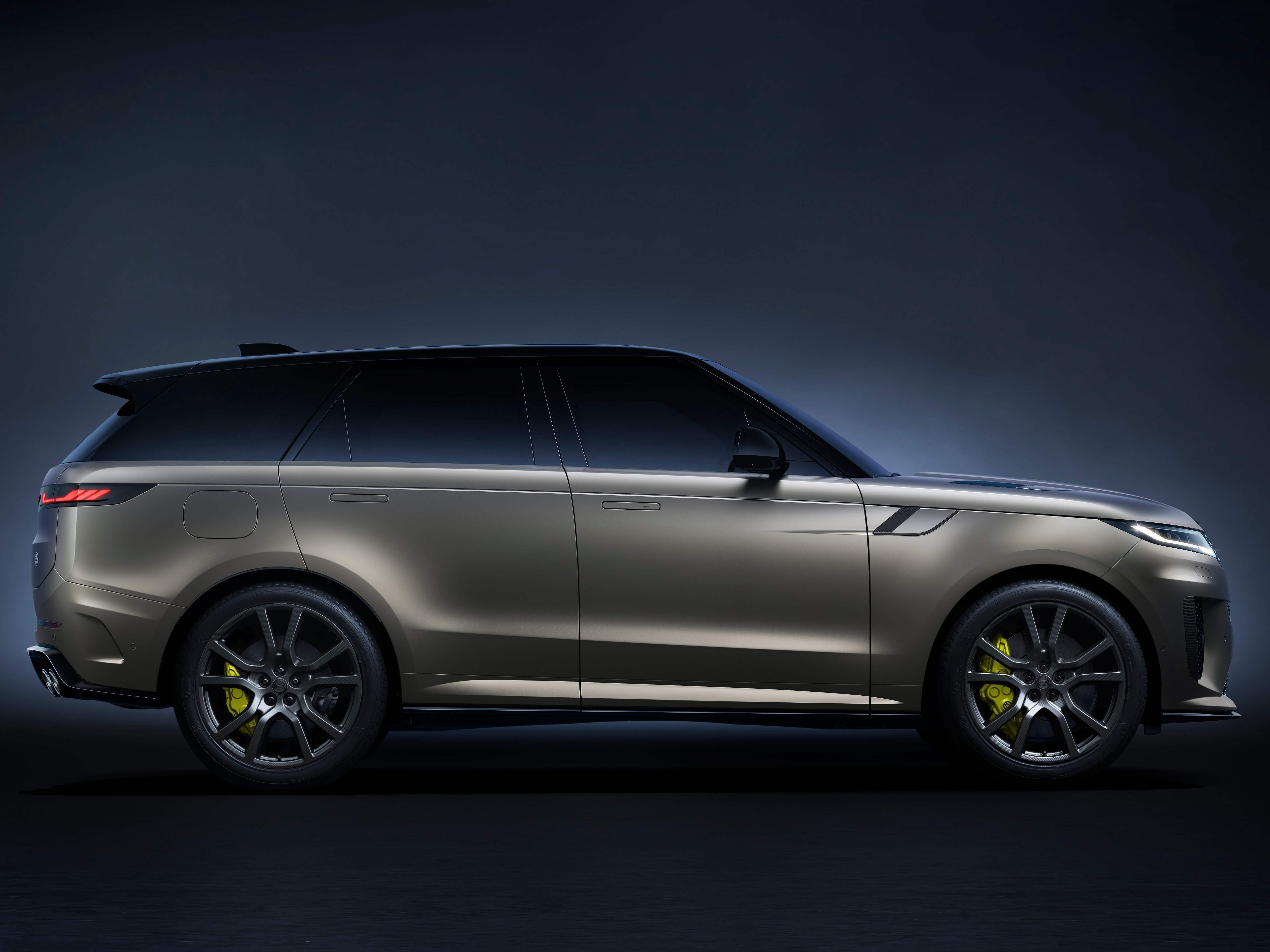 Land Rover Range Rover Sport SV (2024) - Side Profile